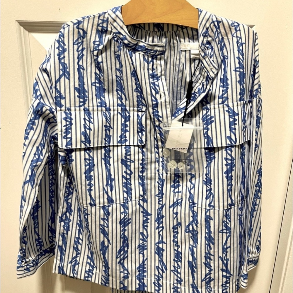 💙 NWT Auth Burberry Top 💙